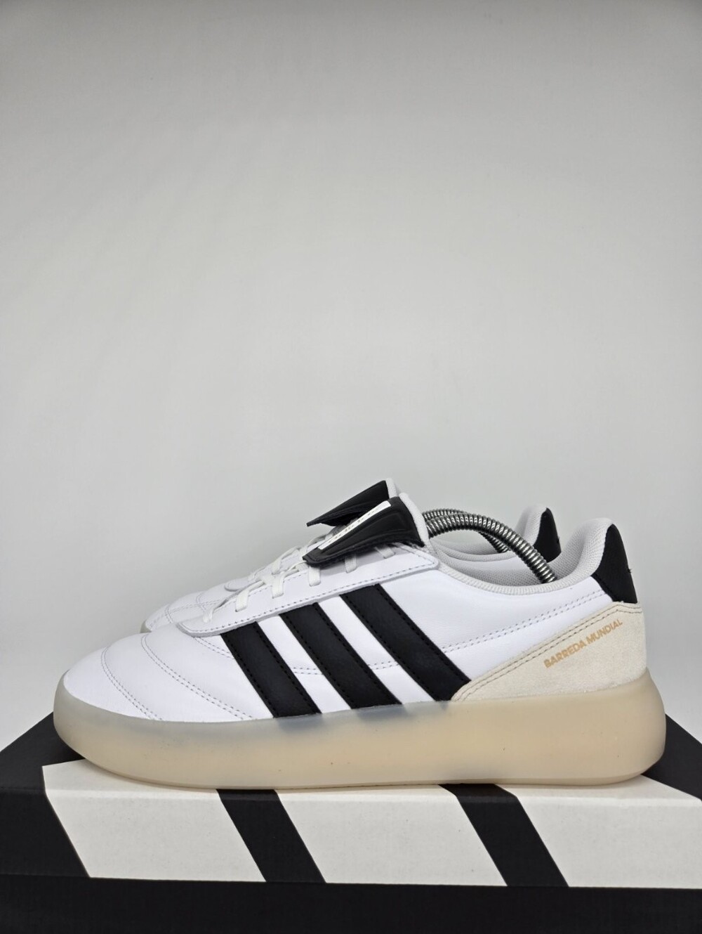 adidas Men's Barreda Mundial JR4614 White Black Alumina Shoes Size 10.5